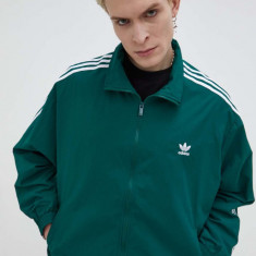 adidas Originals bluză bărbați, culoarea verde, de tranziție IT2494