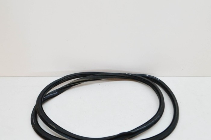 Garnitura ușă dreapta față SKODA KAROQ NU7 2021 OEM: 575867366M | 15309135