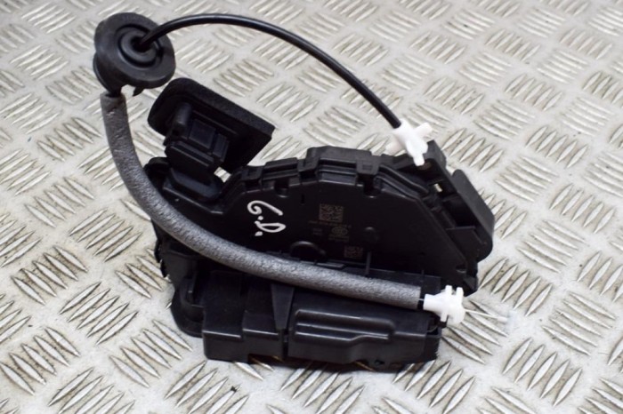 &Icirc;ncuietoare ușă dreapta spate SKODA OCTAVIA IV NX3, NN3 2022 OEM: 5TA839016K | 20815358