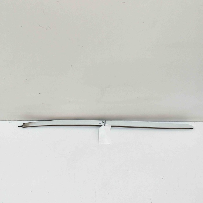 Ornament vertical parbriz dreapta BMW X5 F15, F85 2014 OEM: 7387918