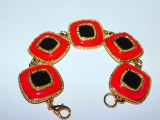 Bratara vintage , Italia, email rosu, negru, lacuit, comturat cu metal placat, deosebita