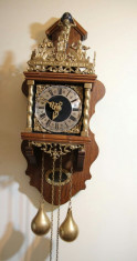 Superb ceas de perete cu 2 greuta?i ?i ornamente din bronz masiv foto