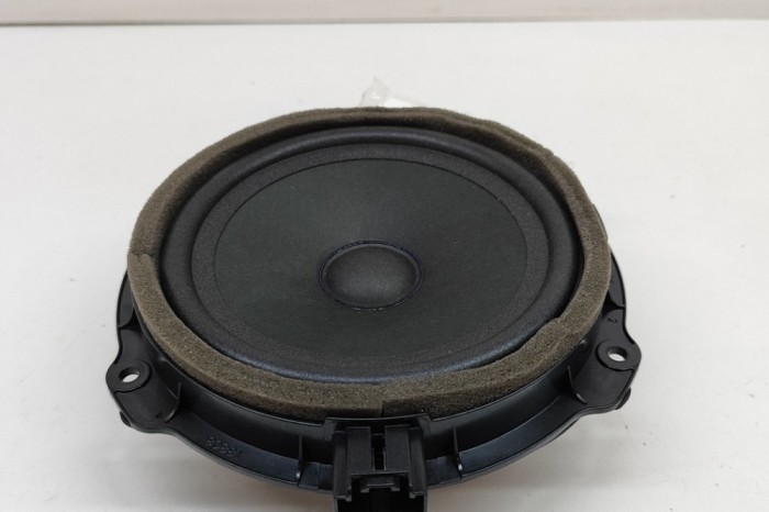Difuzor ușă st&acirc;nga spate FORD PUMA J2K, CF7 2020 OEM: H1BT-18808-FB 22944212