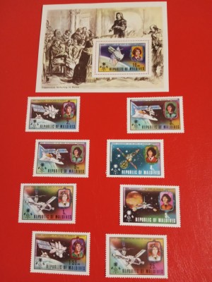 MALDIVE, SPACE COPERNIC - COLIȚĂ + SERIE COMPLETĂ CU URME SLABE DE ȘARNIERĂ foto