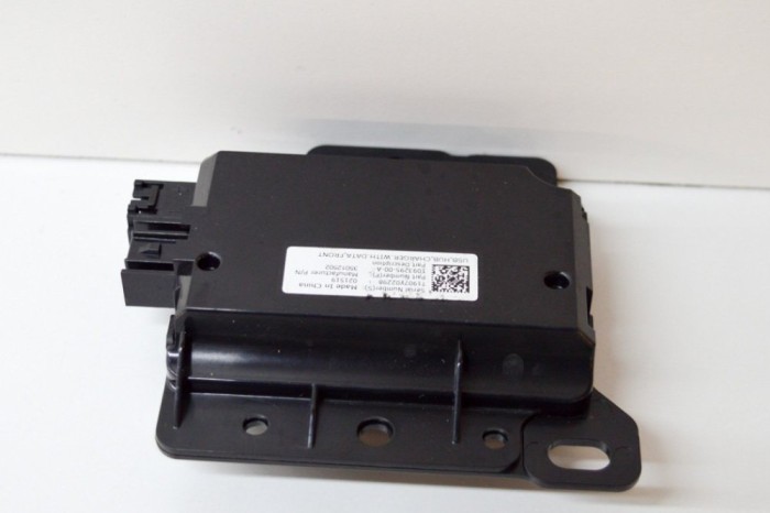 Unitate de control USB/AUX TESLA MODEL 3 2019 OEM: 1093295-00-A,35012502 16736606