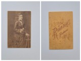 Fotografie CDV Rezesy Jozsef, Portret de femeie, fotograf itinerant, Ungaria, Austro-Ungaria, ca. 1870