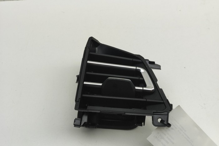 Gura de ventilație planșa de bord AUDI Q4 Sportback F4N 2024 OEM: 89C820902,89C820902A | 31967005