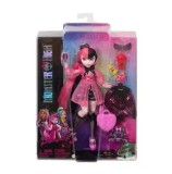 Cumpara ieftin Set Monster High - Papusa Draculaura, cu animalut si accesorii