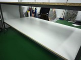 Masă de lucru profesională 250 x 125 cm, cadru metalic, roți, demontabilă