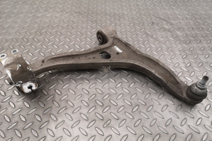Braț inferior dreapta față MERCEDES-BENZ A W177 2019 OEM: A2473300600 25385357