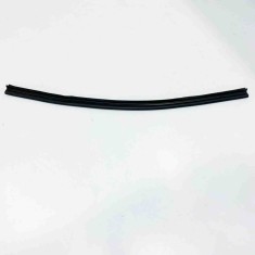 Garnitura de cauciuc motor PORSCHE MACAN 95B 2016 OEM: 95B823737,95B.823.737 10629189