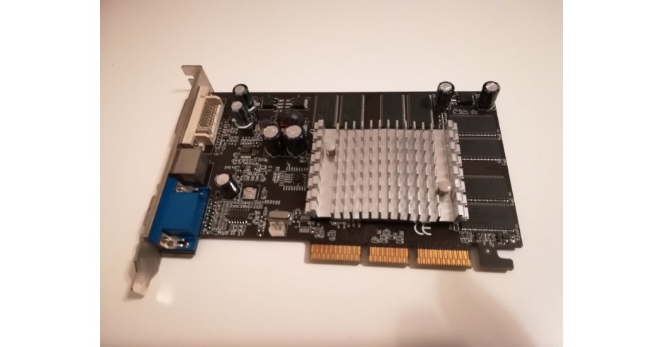 Carte Graphique PINE NVIDIA GEFORCE2 MX200 64MB PV-T07L-CT AGP