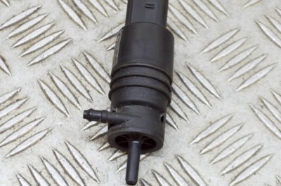 Motor rezervor lichid de parbriz BMW 3 F30, F80 2013 OEM: 7302589,3437380 14964507 foto