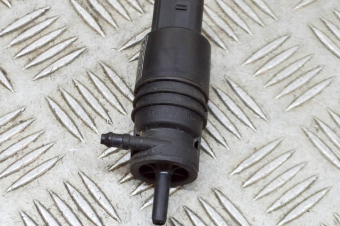 Motor rezervor lichid de parbriz BMW 3 F30, F80 2013 OEM: 7302589,3437380 14964507