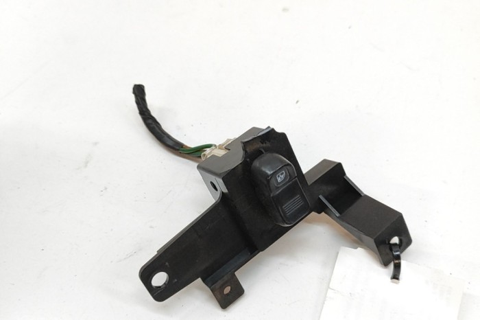 Buton geam ușă st&acirc;nga față MITSUBISHI 3000 GT Coupe Z1_A 1993 OEM: MB766827 30763564