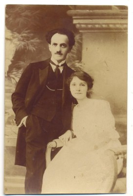 AD 1538 C.P.VECHE - SOTI IN TINUTA DE EPOCA foto