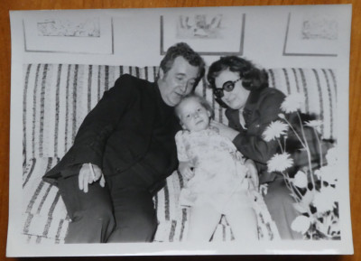 Fotografie de familie ; Mihai Berechet si Alice Sahighian foto