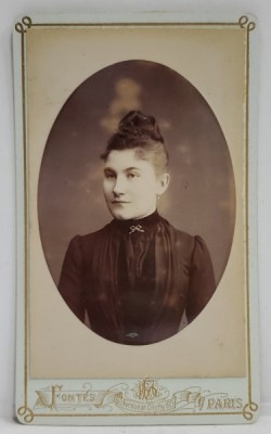 STUDIO FONTES , PARIS , TANARA , PORTRET IN MEDALION , FOTOGRAFIE C.D.V. , EMBOSATA , SFARSITUL SEC. XIX foto