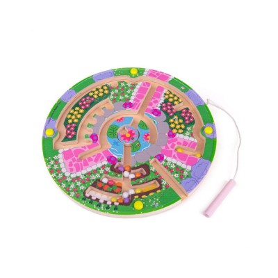 Puzzle labirint - In gradina foto