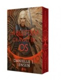 Un blestem gravat in os. Al doilea volum din seria Saga celor Nesortiti. Editie sprayed edges - Bogdan Voiculescu, Danielle L. Jensen