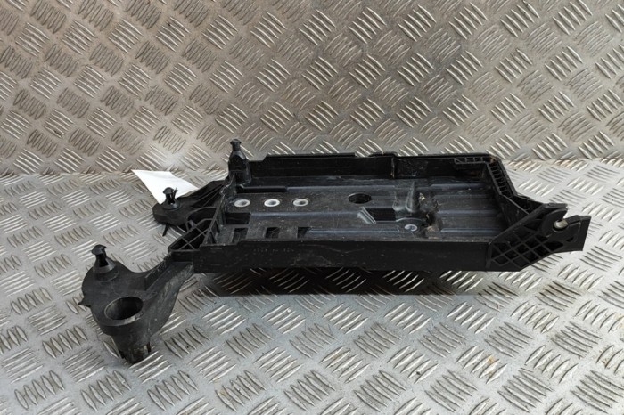 Suport baterie AUDI Q2 GA 2024 OEM: 5Q0915331K | 31951552