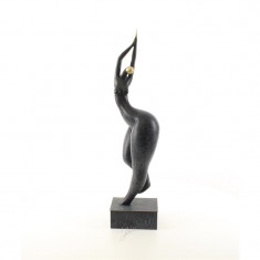 Femeie-statueta moderna din bronz pe un soclu din marmura YY-98 foto