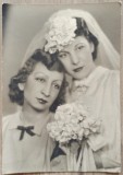 Mireasa si domnisoara de onoare// Polyfoto Bucuresti 1942
