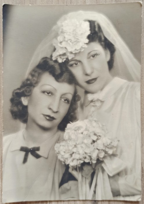 Mireasa si domnisoara de onoare// Polyfoto Bucuresti 1942