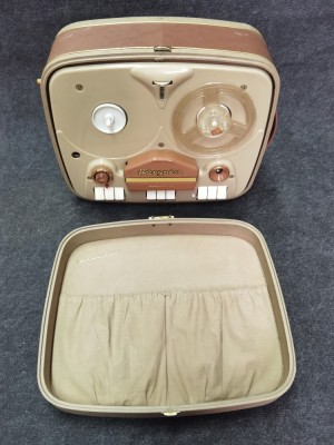 Magnetofon Triola WM4302A Horny (Hornyphon); Wien, Anii &amp;#039;60. NEFUNCTIONAL! foto