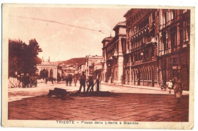 AD 1021 C. P. VECHE - TRIESTE-PIAZZA DELLA LIBERTA E STAZIONE -1925 - CALARASI foto