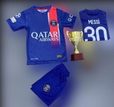 ECHIPAMENTE COMPLETE CU JAMBIERI-FOTBAL COPII 8/14 ANI MESSI =PSG,MODEL NOU foto