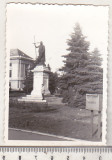 Bnk foto Ploiesti - Statuia Libertatii - 1975, Alb-Negru, Romania de la 1950, Cladiri
