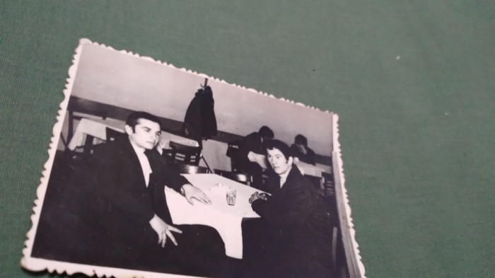 FOTO TIP 9/6 LA RESTAURANT