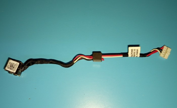 Mufa alimentare laptop Dell Inspiron 5721 funcționala