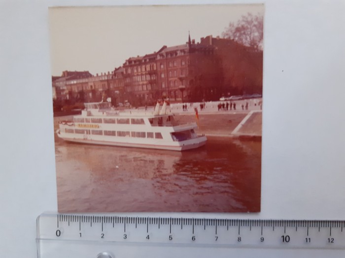 Lot 6 fotografii din Franța cu vapoare