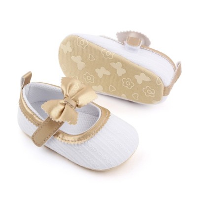 Pantofiori albi cu insertie aurie (Marime Disponibila: 3-6 luni (Marimea 18 foto