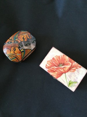 Doua cutii lemn si ipsos pictate metoda servetelului decoratiuni decor casa foto