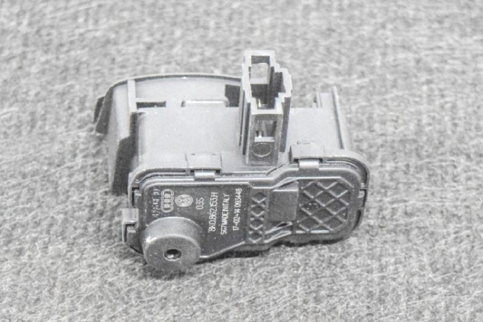 &Icirc;ncuietoare capac rezervor AUDI Q5 8R 2014 OEM: 8K0862153H | 11246526