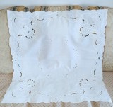 Fata de masa Vintage din bumbac cu broderie cu panglici si bride