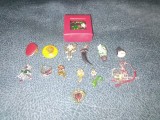 LOT 14 MARTISOARE BROSE ETC VINTAGE PERIOADA COMUNISTA