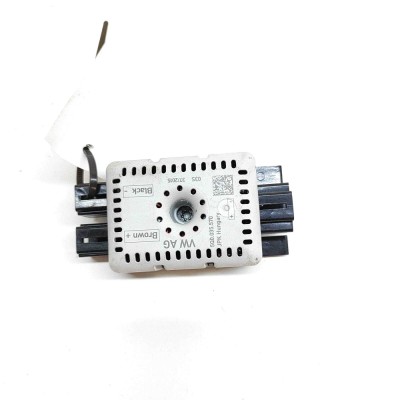 Amplificator de antena VW GOLF VII 5G1, BQ1, BE1, BE2 2015 OEM: 5Q0035570 foto