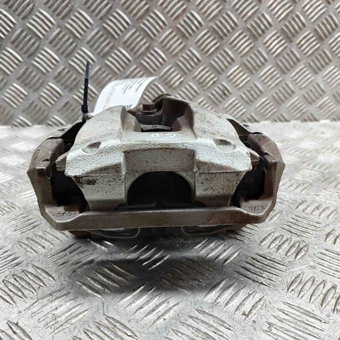 Etrier de fr&acirc;nă dreapta spate VW MULTIVAN T7 STM, STN 2024 OEM: Minibus / passenger | 32391363