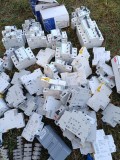 Lot mixt, masiv, de echipamente pentru tablouri electrice. Peste 70-75 de piese noi, nefolosite