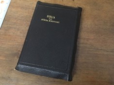 BIBLIA TRADUCEREA D. CORNILESCU INTERBELICA(~1935) EXEMPLAR DE LUX, MARGINILE PATINATE IN ROSU, COPERTI FLEXIBILE IN PIELE, FORMAT "DE BUZUNAR"-17X11