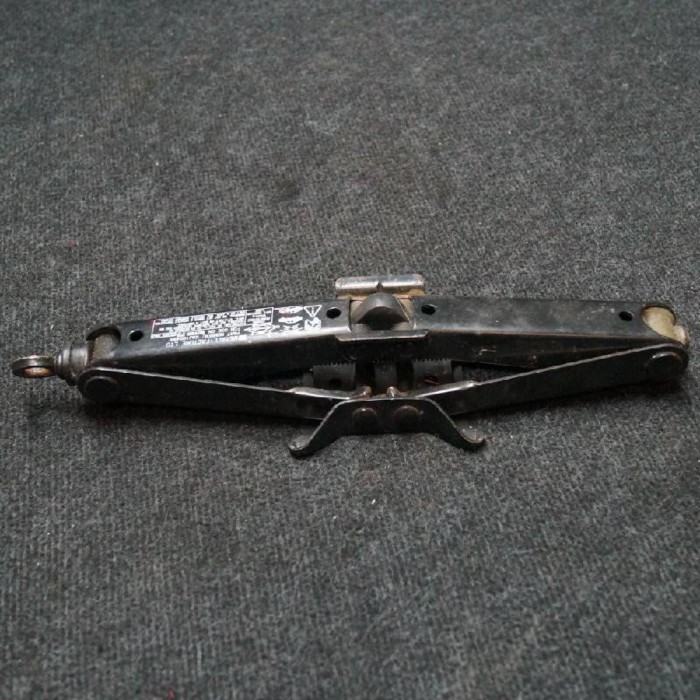 Cric ROVER 75 RJ 2005 OEM: KAJ100494 | 2233296