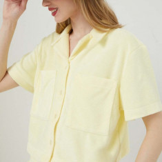 UGG camasa femei, culoarea galben, cu guler clasic, regular