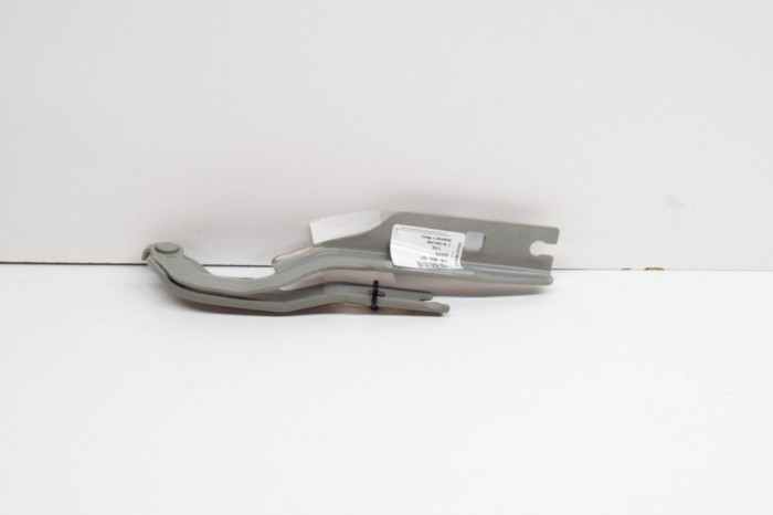 Balama capota st&acirc;nga față VW JETTA Mk7 2019 OEM: 17A823301 26765990