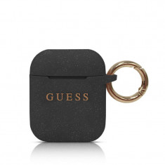 Husa TPU Guess Glitter pentru Airpods 1 / 2, Neagra GUACCSILGLBK