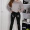 E745-155 Bluza casual pe un croi larg decorata cu perle in fata