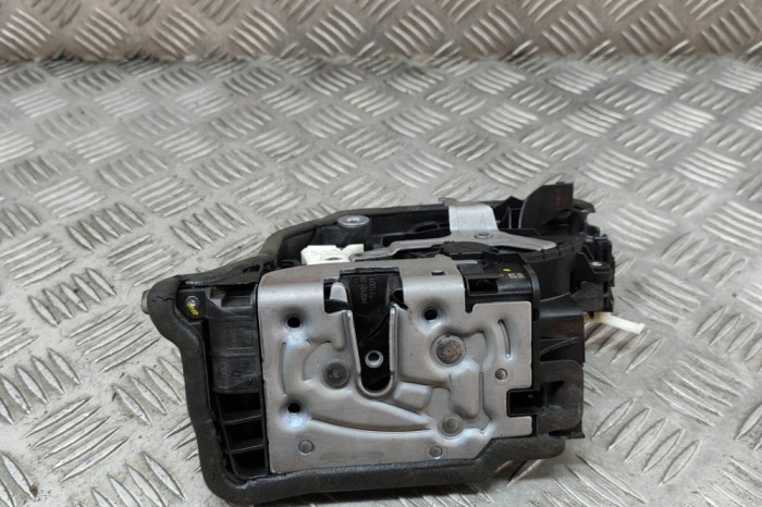 &Icirc;ncuietoare ușă st&acirc;nga față BMW X3 G01, F97 2021 OEM: 9492101 22323375